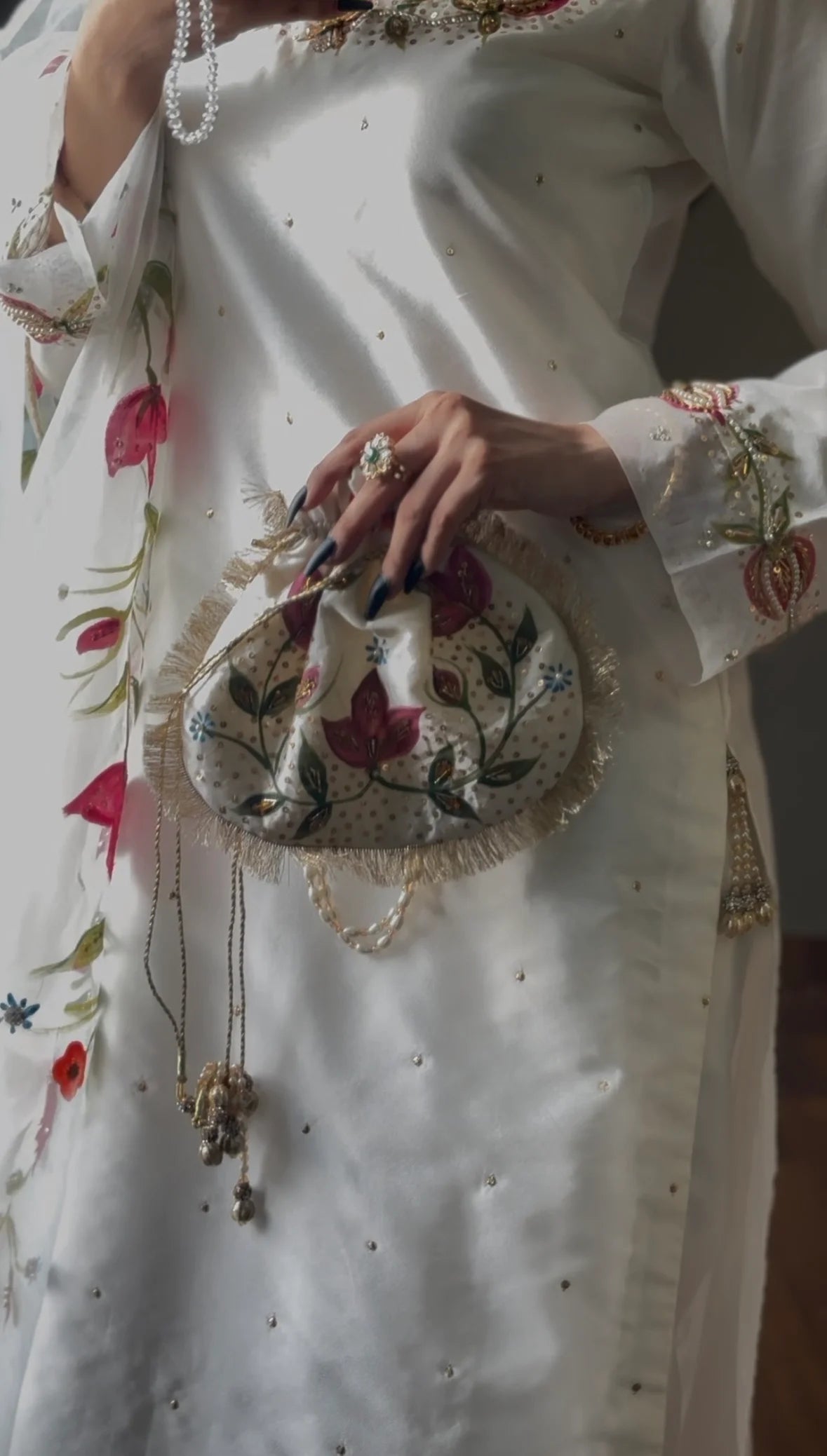 Ethereal white – Sheesha Silk Unstitched