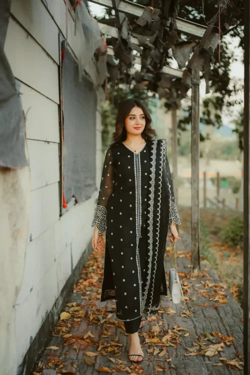 Black Beauty UNSTITCHED